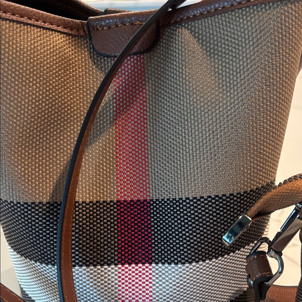Bucket Bag Stylish Checkered Crossbody Bag with Brown Accents - Picture 10 of 16